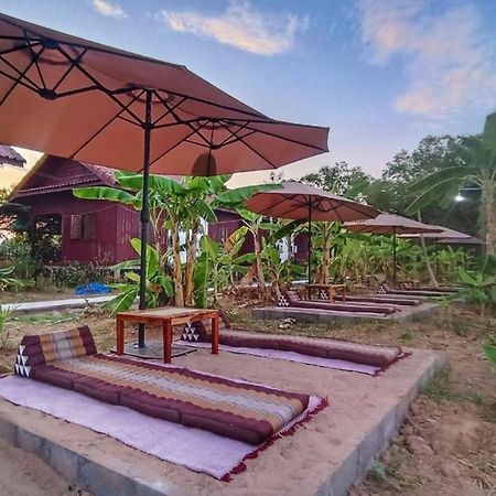 Chanhthida Guesthouse And The River Front Restaurant Ban Khon Bagian luar foto